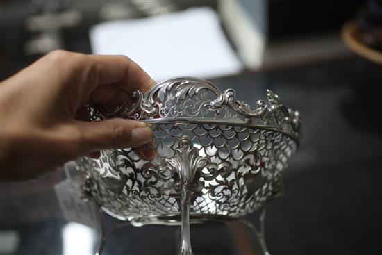 An Edwardian pierced silver bowl, by James Dixon & Sons, 19 oz.